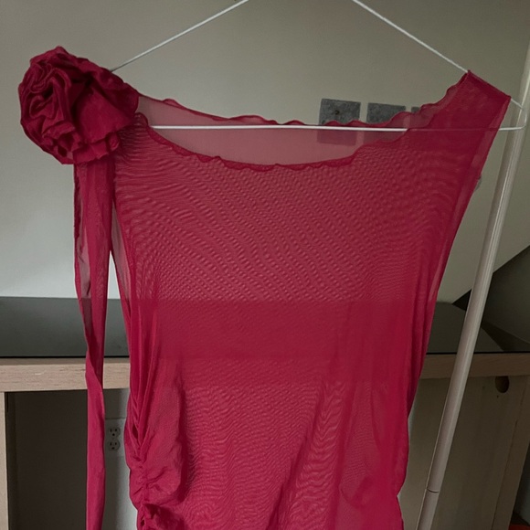 It girl’s barbie-core pink beach cover up - Picture 2 of 2